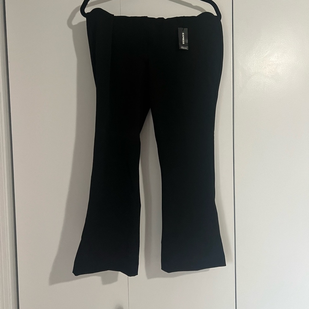 Express Cropped Flare High Rise - 10R - NWT